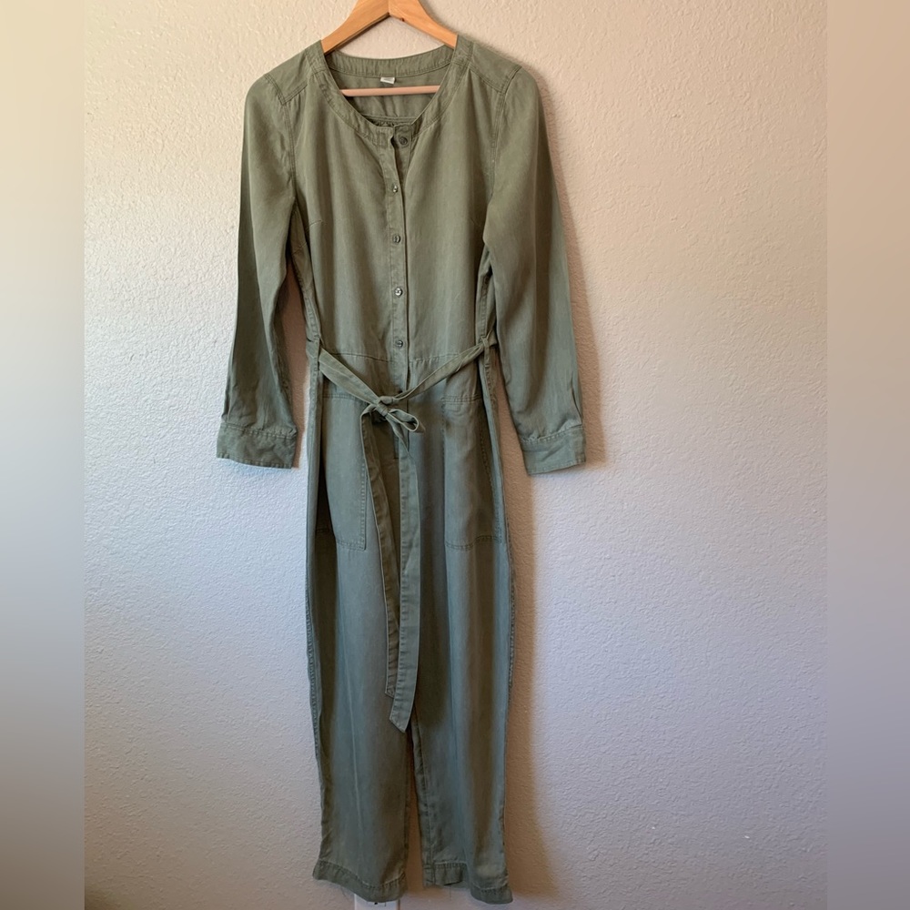 Old Navy Medium flight suit jumpsuit green